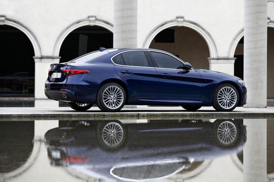  Alfa Romeo Giulia 2016 года  (WW) (фото 17 из 42)